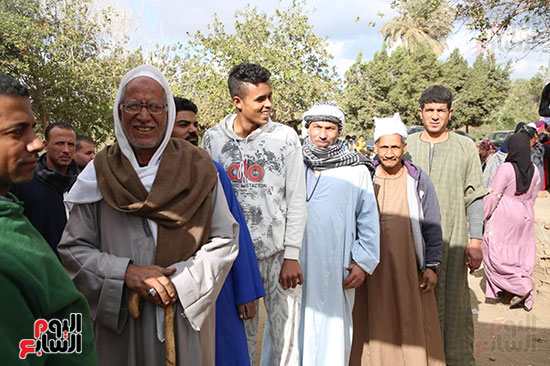 طوابير كبار السن فى البدرشين طوابير كبار السن فى البدرشين