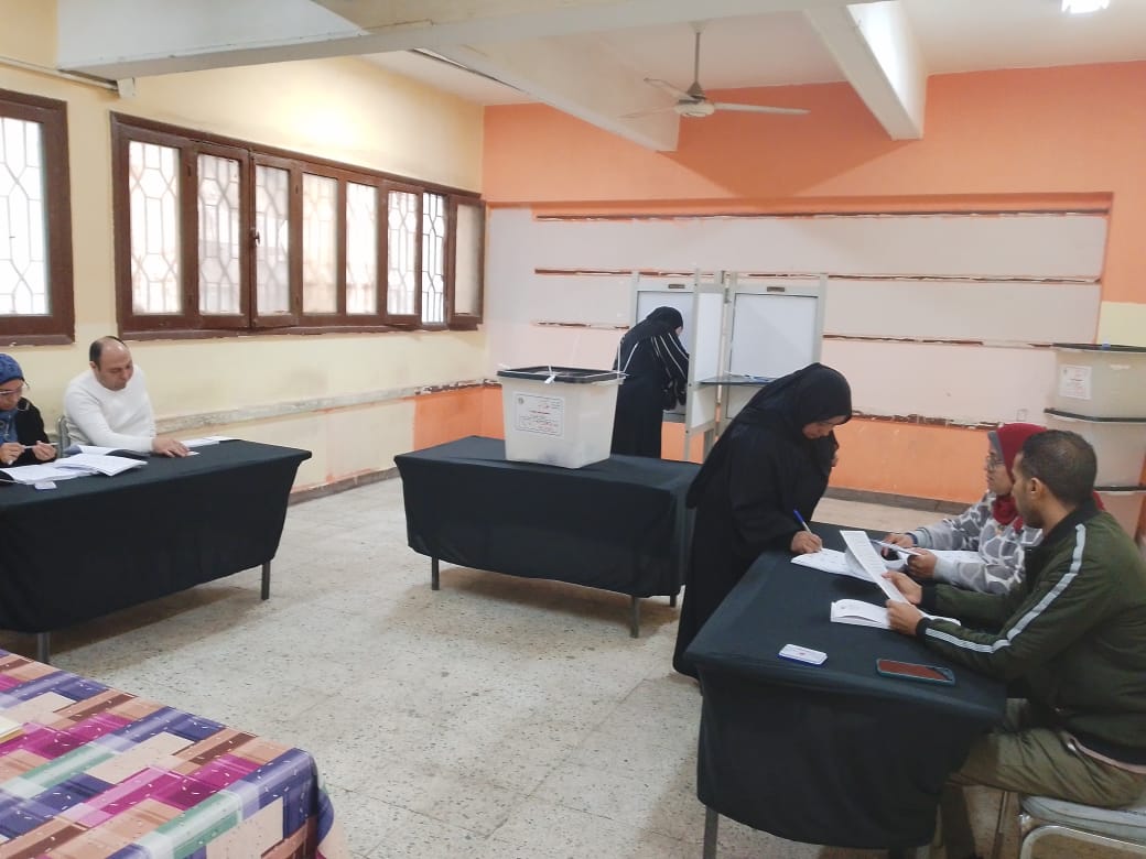 تواجد ملحوظ للنساء فى دائرة الوراق تواجد ملحوظ للنساء فى دائرة الوراق