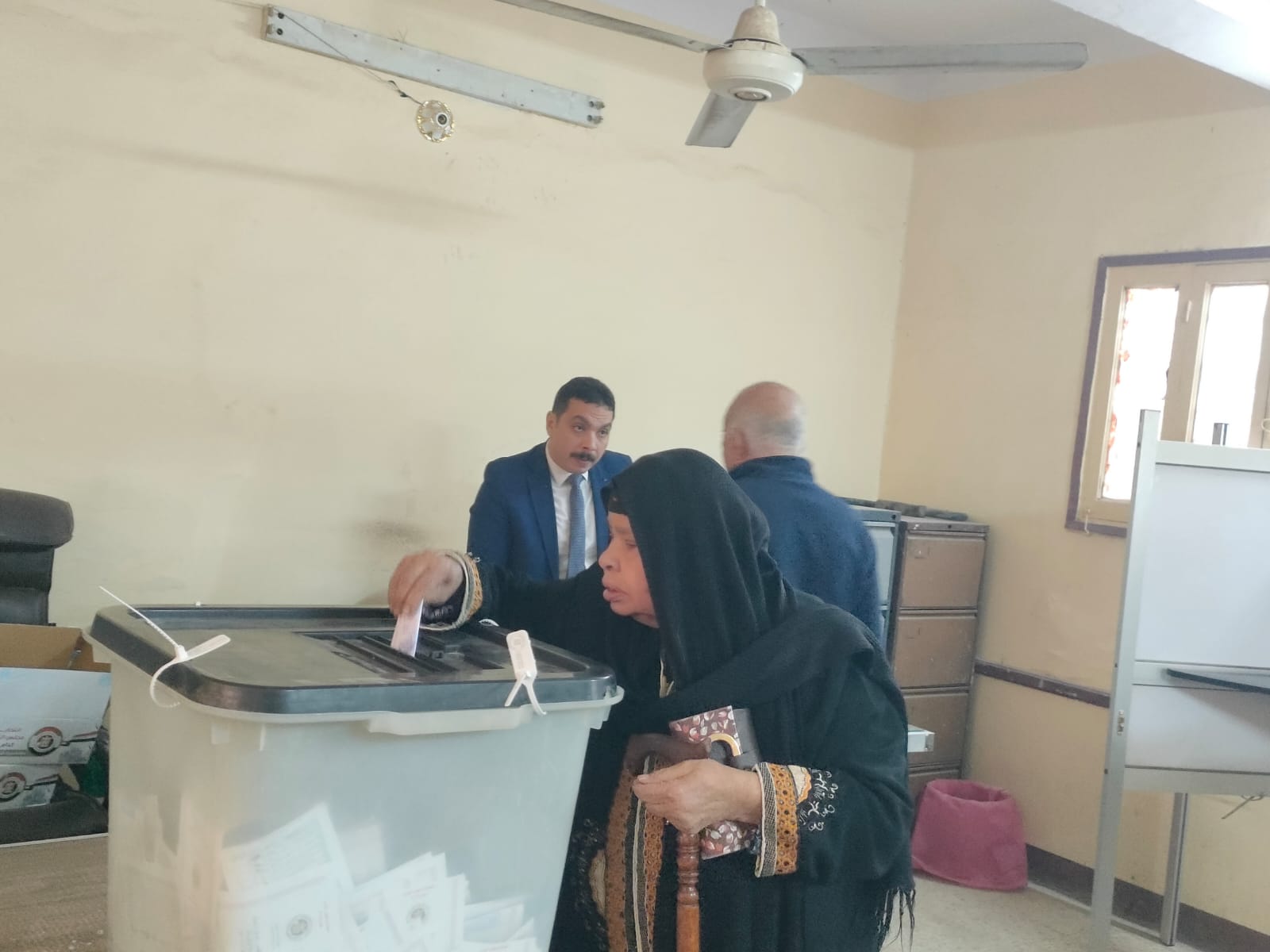 تزايد إقبال الناخبين على التصويت (2)