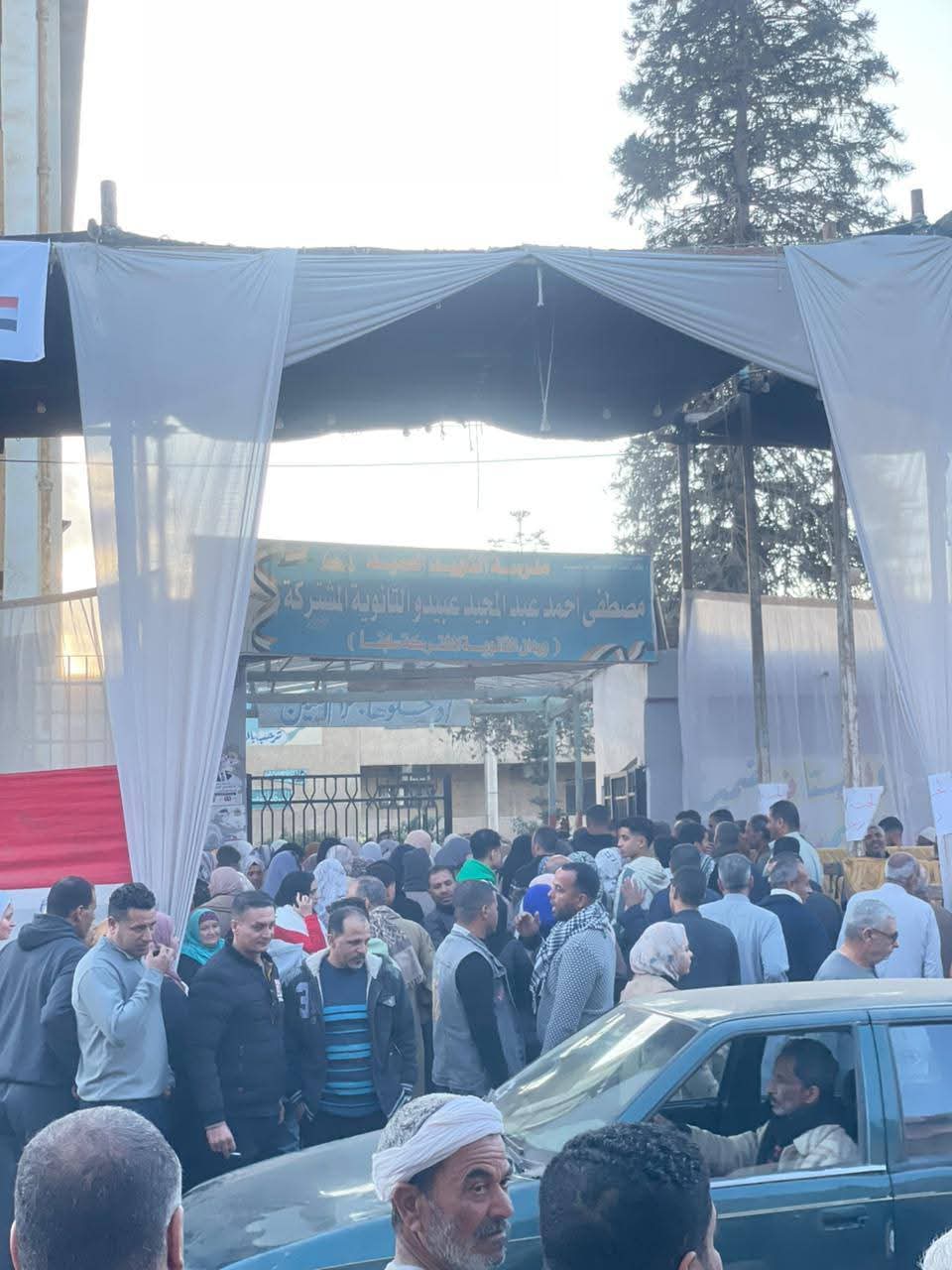 إقبال الناخبين على لجان منشأة القناطر