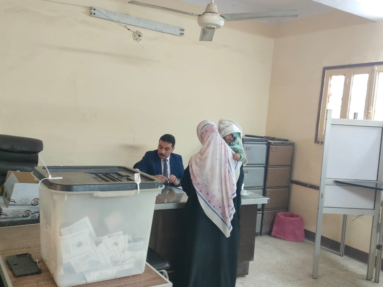 تزايد إقبال الناخبين على التصويت (4)