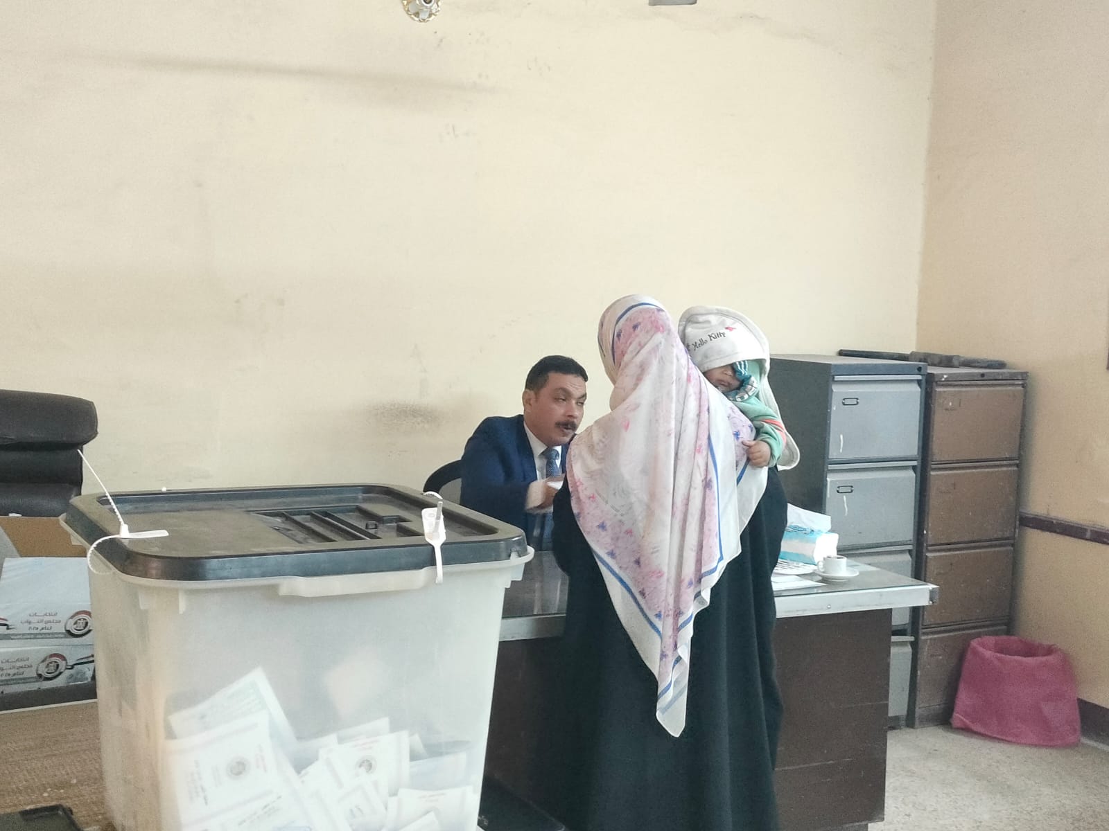 دعم مميز لكبار السن والسيدات في لجان الأقصر  (7)