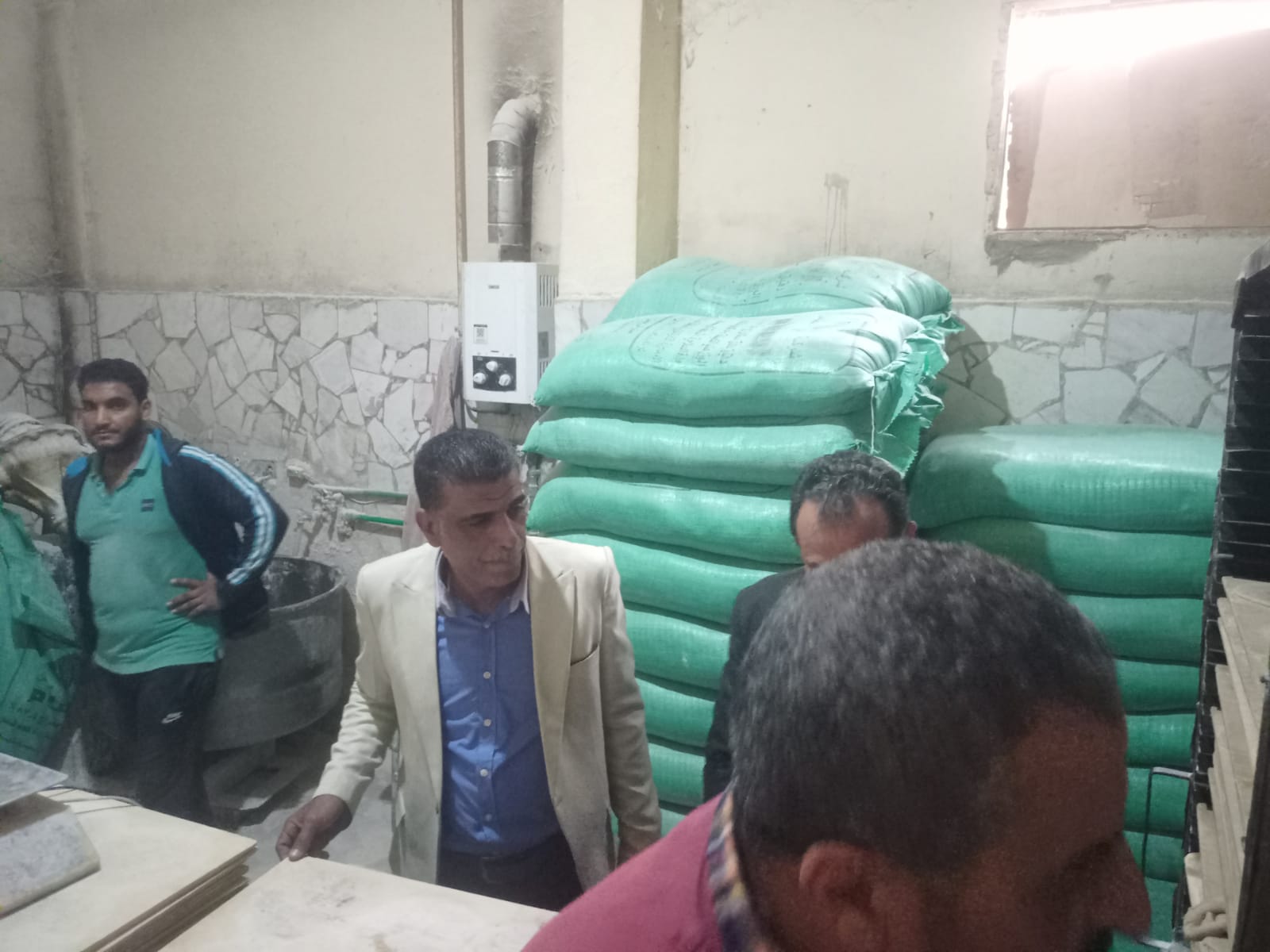 حملة تموينية على المخابز البلدية بالقنطرة شرق حملة تموينية على المخابز البلدية بالقنطرة شرق