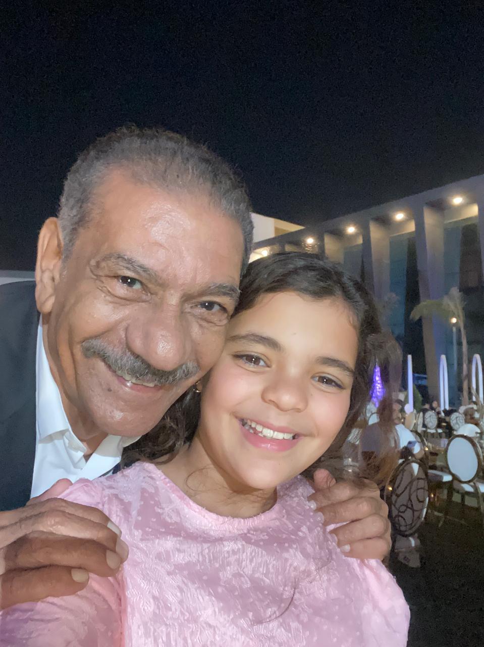 الطفله نورين حازم عمر والفنان سيد رجب