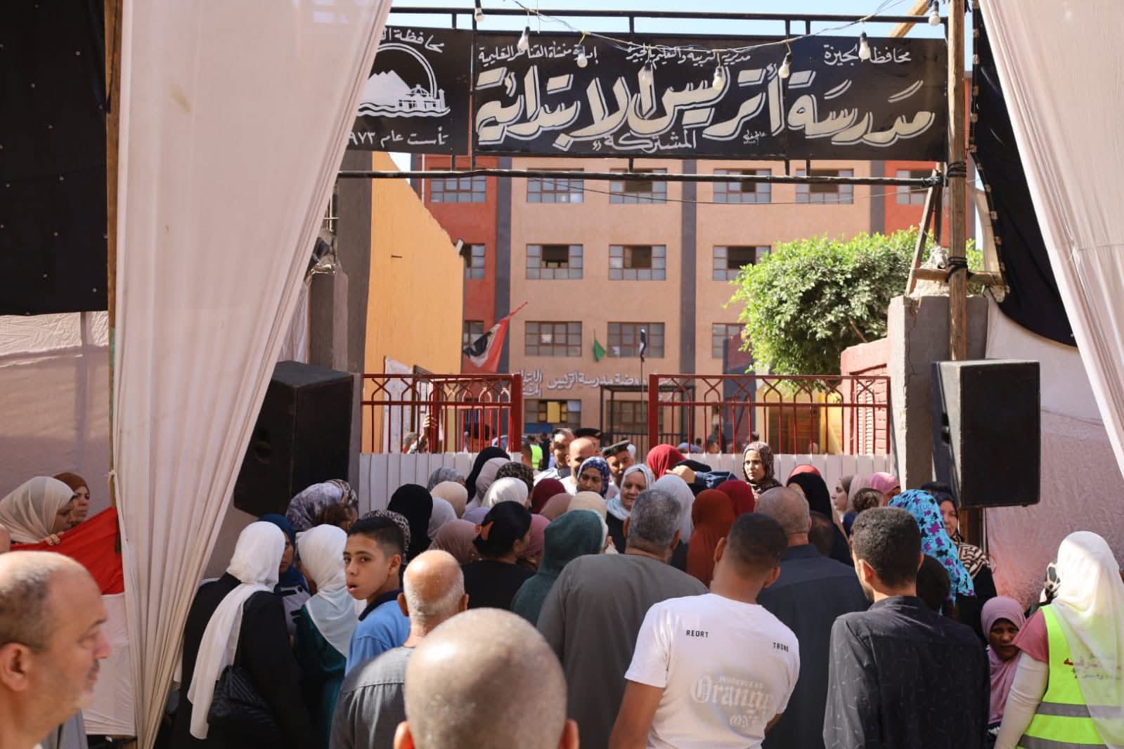 لجان منشأة القناطر بالجيزة في انتخابات النواب