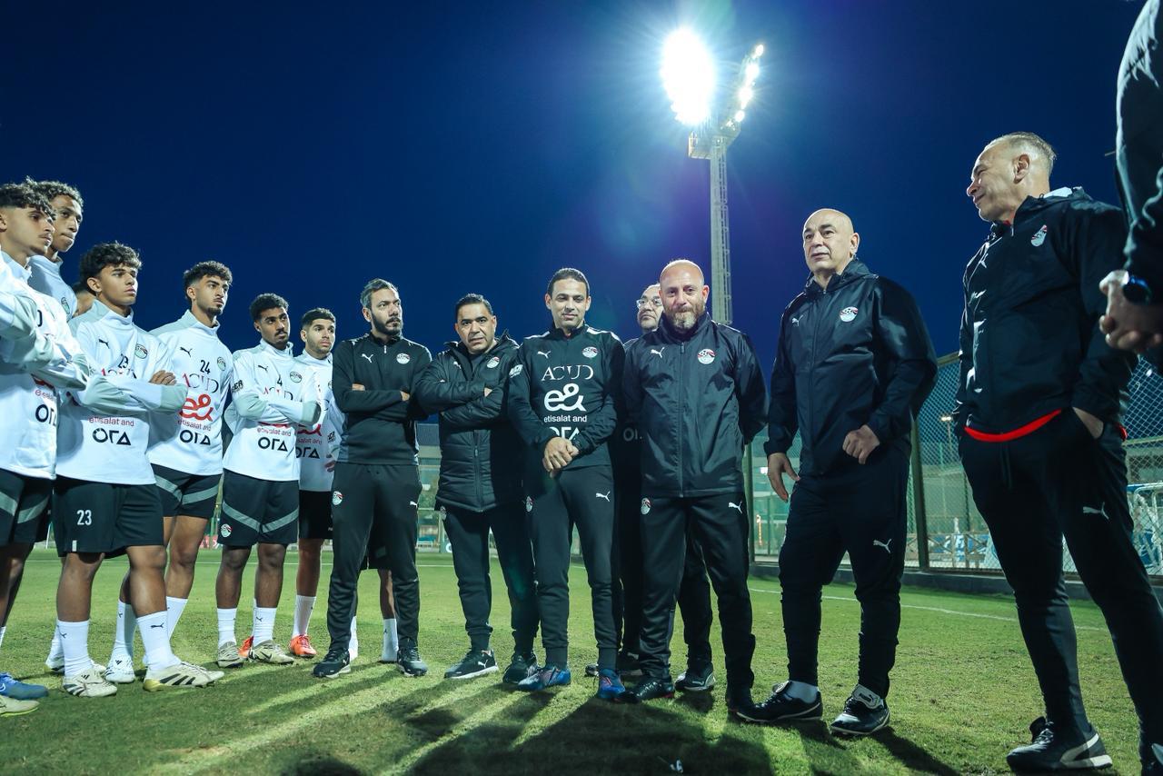 منتخب 2007 مع الجهاز الفمنى لمنتخب مصر