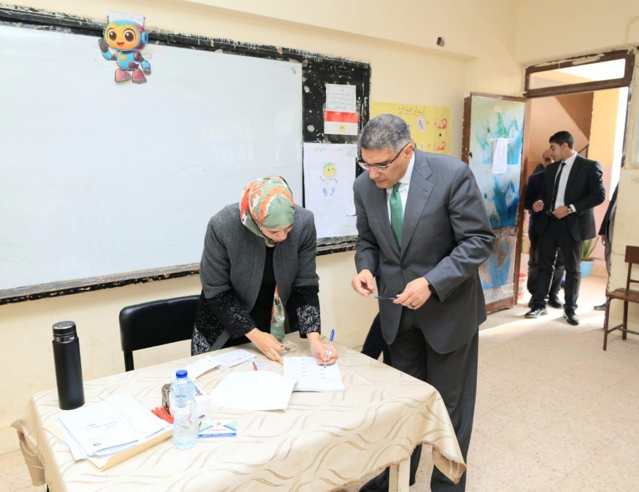 المهندس عادل النجار يُدلي بصوته فى انتخابات مجلس النواب