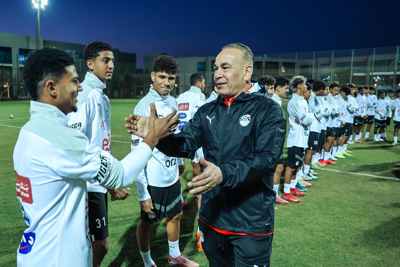 إبراهيم حسن يصافح منتخب 2007 إبراهيم حسن يصافح منتخب 2007