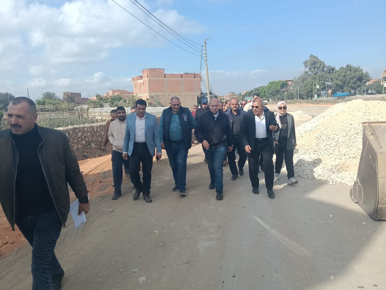 نائب محافظ الجيزة يتفقد نسب تنفيذ أعمال الخطة الاستثمارية للرصف