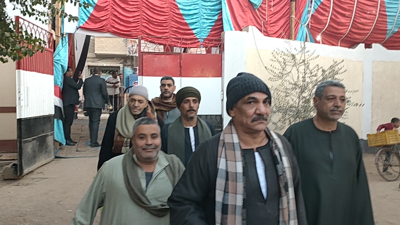 كبار السن يتقدمون المشهد كبار السن يتقدمون المشهد