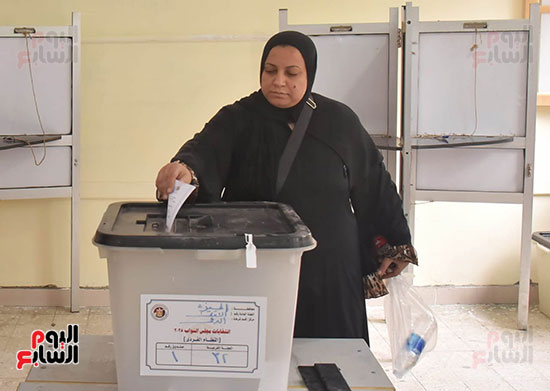 انتخابات-الاعادة-لمجلس-النواب-بالدقى-تصوير-حسن-محمد-11-12-2025-(1)