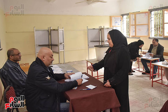 انتخابات-الاعادة-لمجلس-النواب-بالدقى-تصوير-حسن-محمد-11-12-2025-(6)