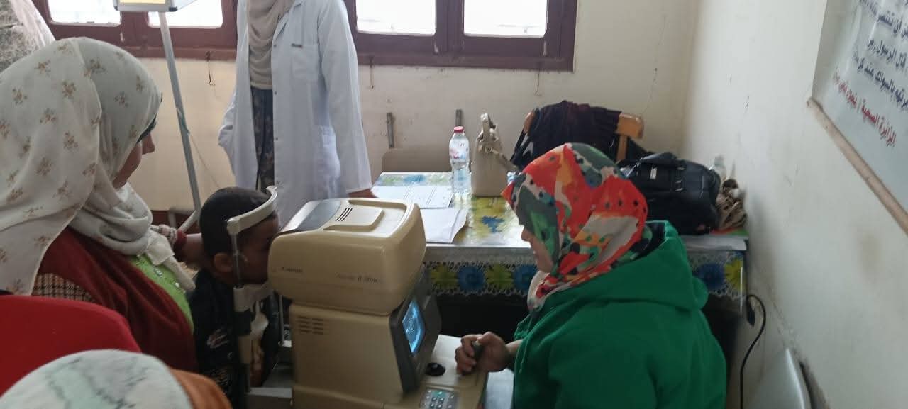 أثناء الكشف على الطلاب أثناء الكشف على الطلاب