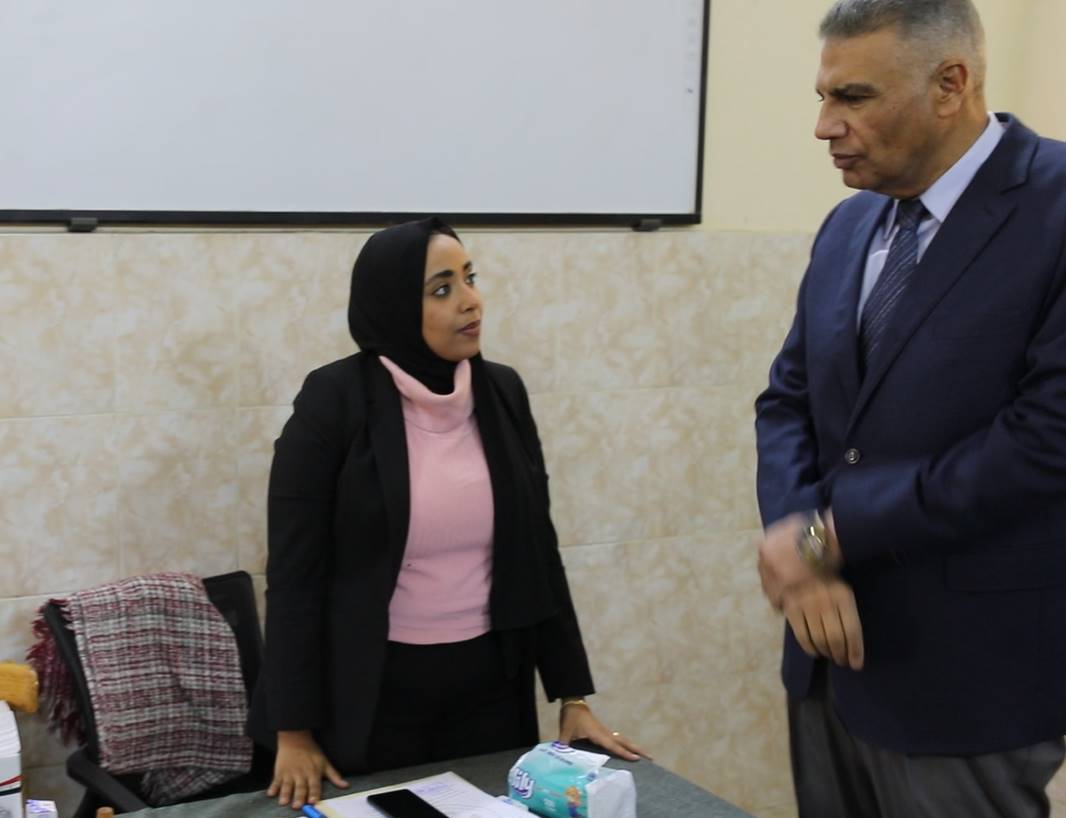 محافظ أسوان يطمئن على سير الانتخابات محافظ أسوان يطمئن على سير الانتخابات