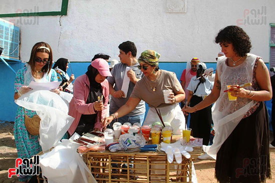 أثناء-اختيار-الألوان أثناء-اختيار-الألوان