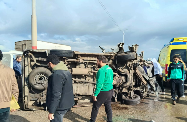 انقلاب السيارة الميكروباص