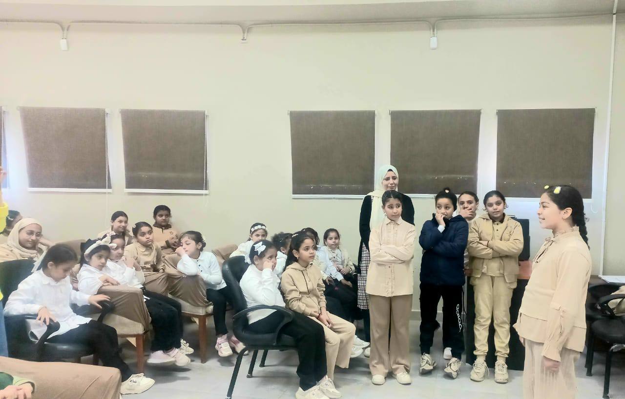 إحتفالية تتضمن عرض مسرحي تناول حقوق الطفل وعرض غنائي وإلقاء شعري