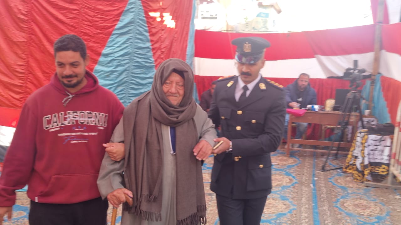 المسن فى طريقة للجنة بمساعد ضابط أمن سوهاج المسن فى طريقة للجنة بمساعد ضابط أمن سوهاج