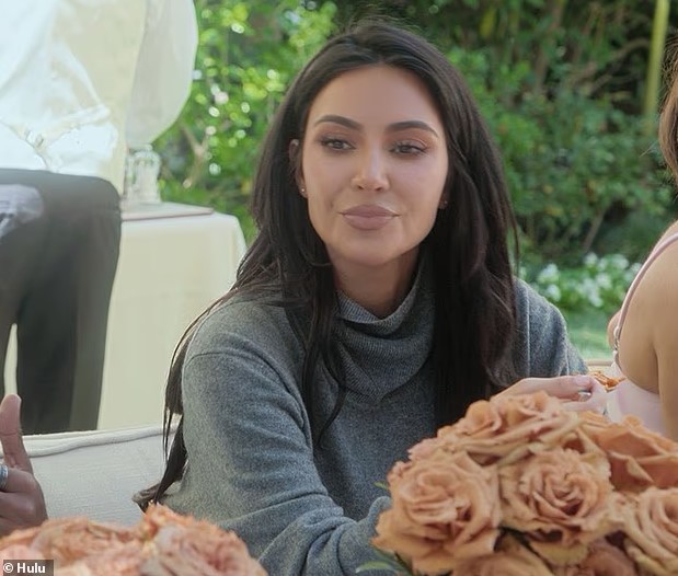 كيم كارداشيان تشعر بالإحراج بسبب أطفالها