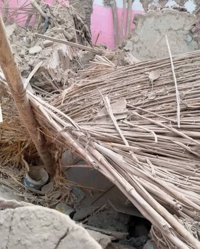 إنهيار جزئي لعقار في قرية الدير بمدينة إسنا