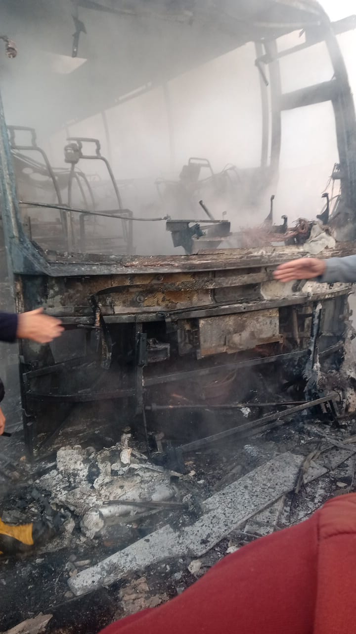 الحريق يلتهم الاتوبيس