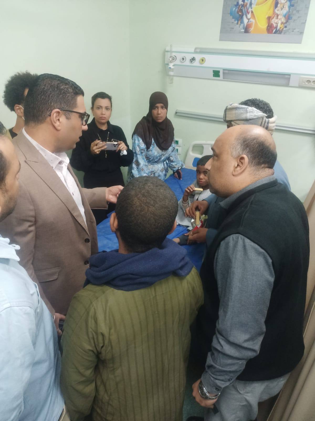 نائب محافظ الأقصر يزور أسرة مصابين وضحايا انهيار منزل الدير بمستشفي طيبة نائب محافظ الأقصر يزور أسرة مصابين وضحايا انهيار منزل الدير بمستشفي طيبة