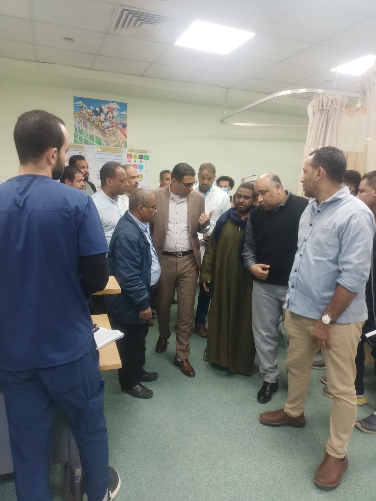 نائب محافظ الأقصر يزور أسرة مصابين وضحايا انهيار منزل الدير بمستشفي طيبة التخصصى نائب محافظ الأقصر يزور أسرة مصابين وضحايا انهيار منزل الدير بمستشفي طيبة التخصصى