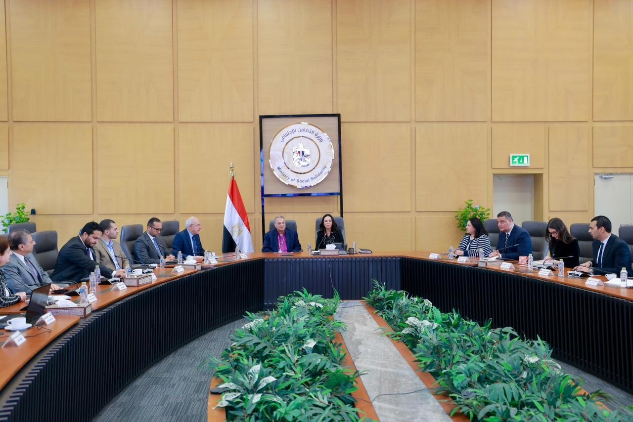 الدكتورة مايا مرسى وزيرة التضامن الاجتماعي خلال الاجتماع