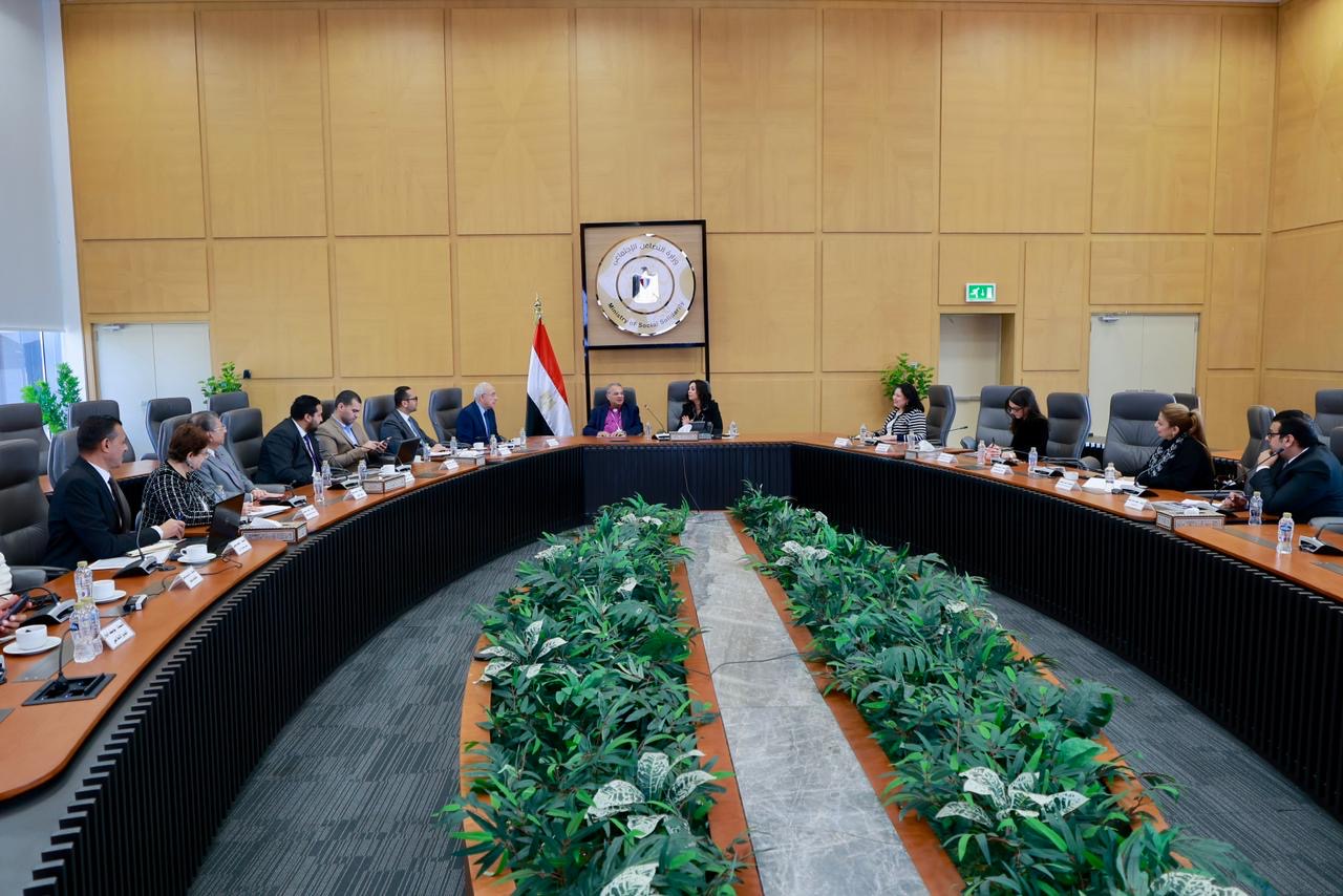 الدكتورة مايا مرسي تلتقى الدكتور القس أندريه زكي رئيس الطائفة الإنجيلية بمصر