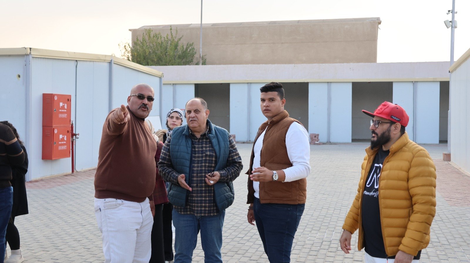 السكرتير العام المساعد بمحافظة الإسماعيلية يتفقد الاستعدادات لافتتاح المركز التجاري الجديد (1)