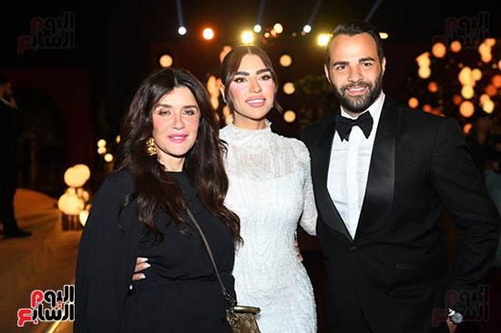 العروسين مع غادل عادل العروسين مع غادل عادل