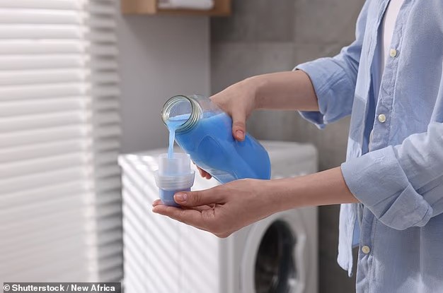 اضرار منعم الأقمشة على بعض الملابس اضرار منعم الأقمشة على بعض الملابس