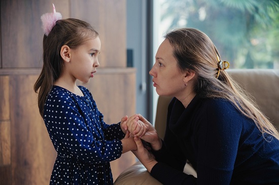 كيفية التحدث مع الطفل كيفية التحدث مع الطفل