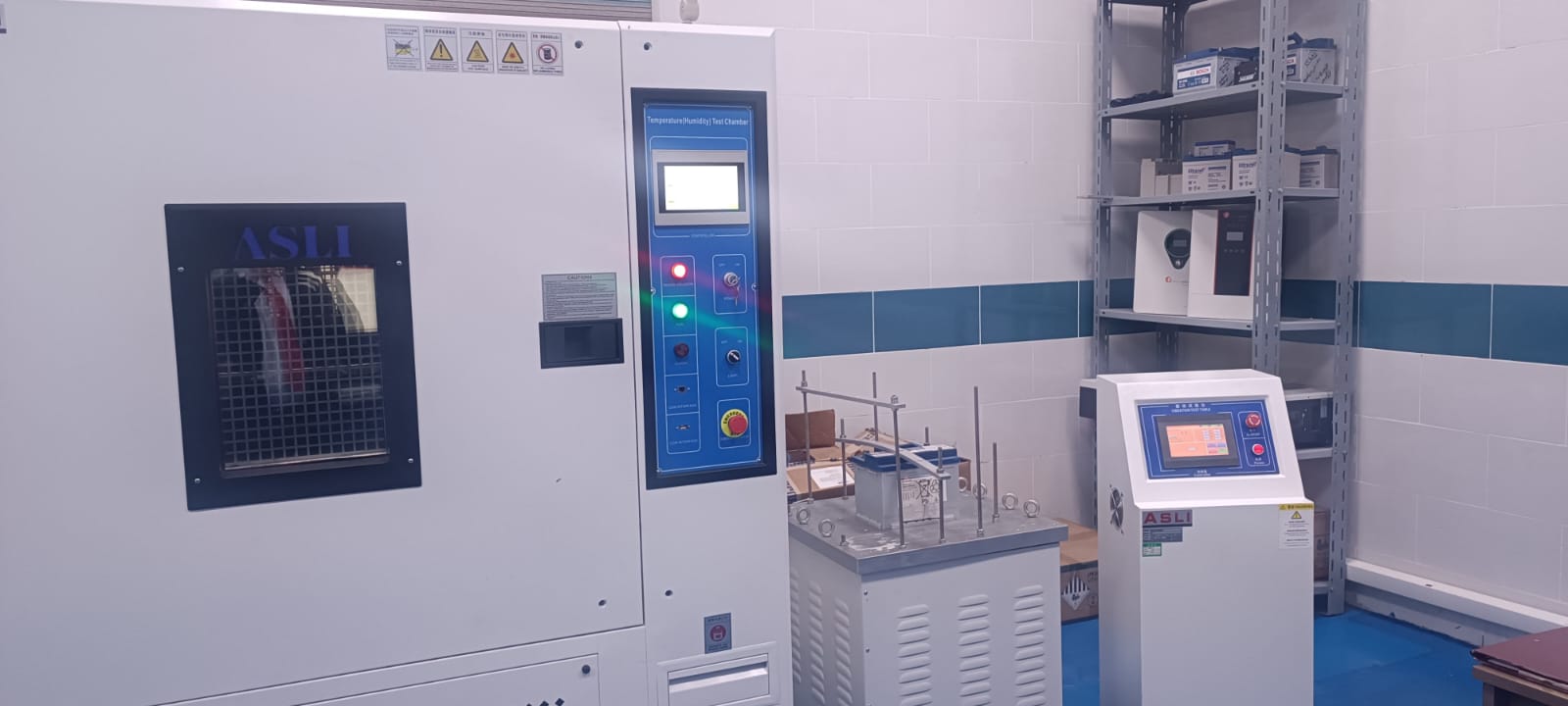 أحد أجهزة الاختبار