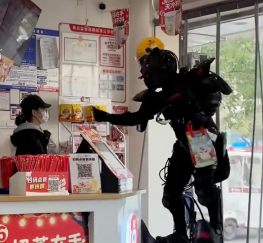 أثناء توصيل أحد الطلبات أثناء توصيل أحد الطلبات