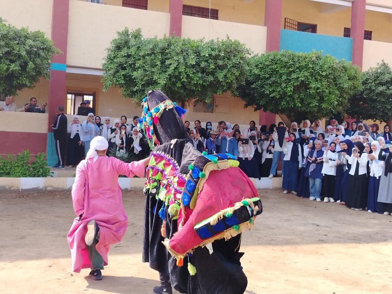 فقرات فنية داخل المدارس فقرات فنية داخل المدارس