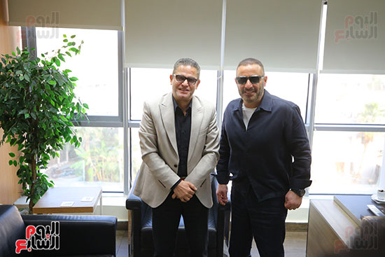 الكاتب عبد الفتاح عبد المنعم رئيس التحرير مع النجم أحمد السقا الكاتب عبد الفتاح عبد المنعم رئيس التحرير مع النجم أحمد السقا