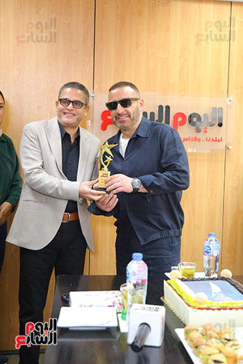 السقا مع رئيس التحرير السقا مع رئيس التحرير