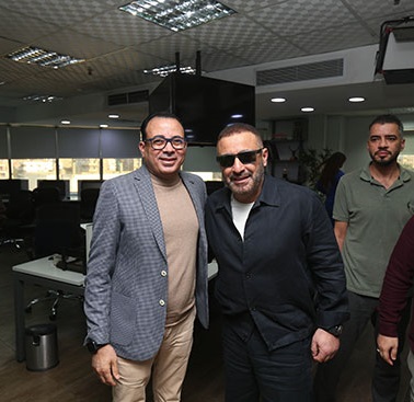 أحمد السقا مع دندراوي الهواري رئيس التحرير التنفيذي أحمد السقا مع دندراوي الهواري رئيس التحرير التنفيذي