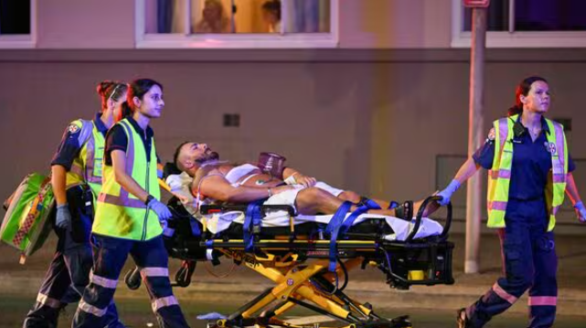 نقل أحد المصابين