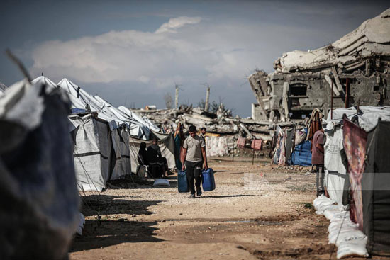 الشتاء يجتاح قطاع غزة الشتاء يجتاح قطاع غزة