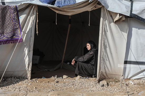 حياة صعبة داخل الخيام بغزة حياة صعبة داخل الخيام بغزة