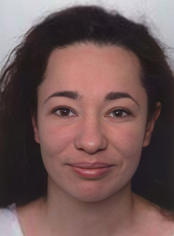 ساحرة تقنع ضحاياها بأن مجوهراتهم ملعونة ساحرة تقنع ضحاياها بأن مجوهراتهم ملعونة