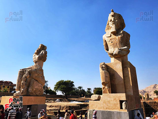 استمتاع-الضيوف-بتنصيب-تماثيل-أمنحتب-الثالث استمتاع-الضيوف-بتنصيب-تماثيل-أمنحتب-الثالث