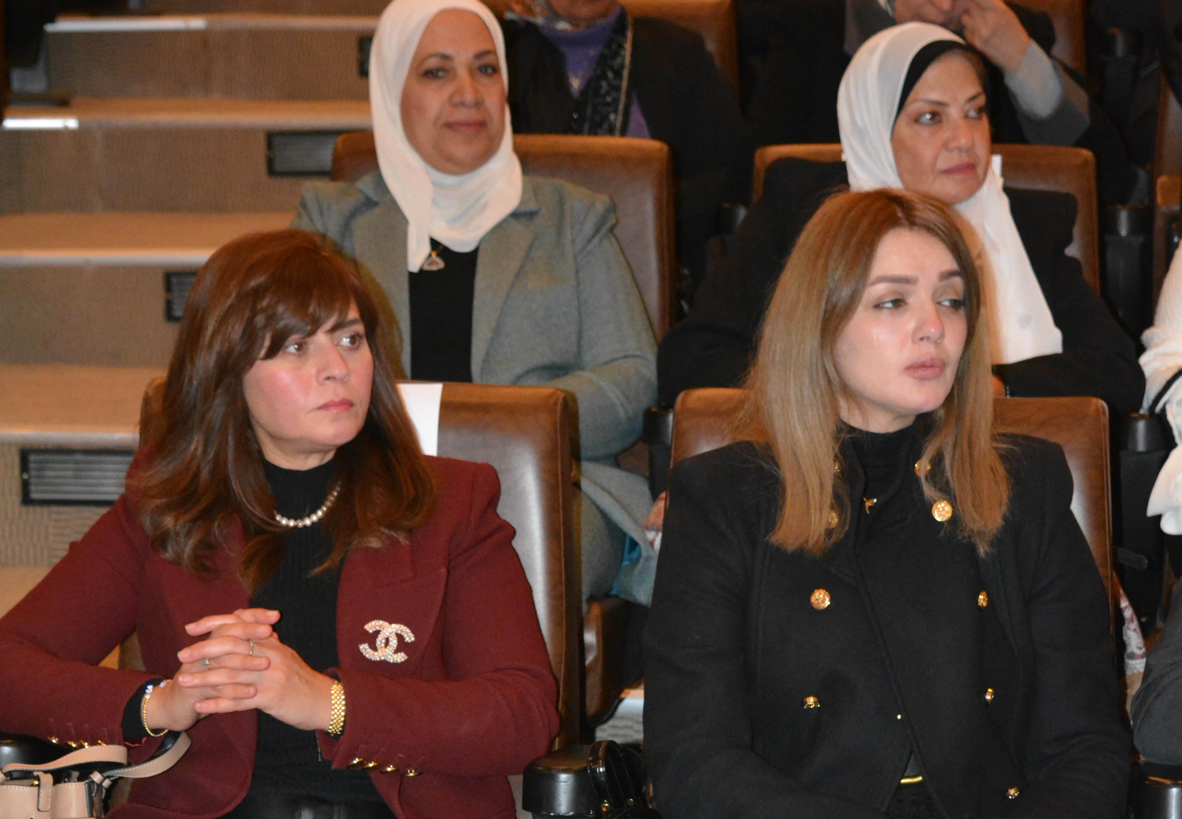 جانب من الملتقى جانب من الملتقى