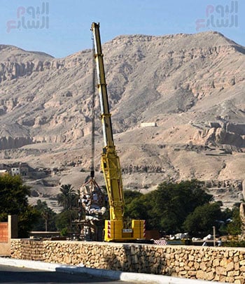 الأقصر-تشهد-احتفالية-برفع-أحد-تماثيل-الملك-أمنحتب-الثالث-في-معبد-ملايين-السنين الأقصر-تشهد-احتفالية-برفع-أحد-تماثيل-الملك-أمنحتب-الثالث-في-معبد-ملايين-السنين