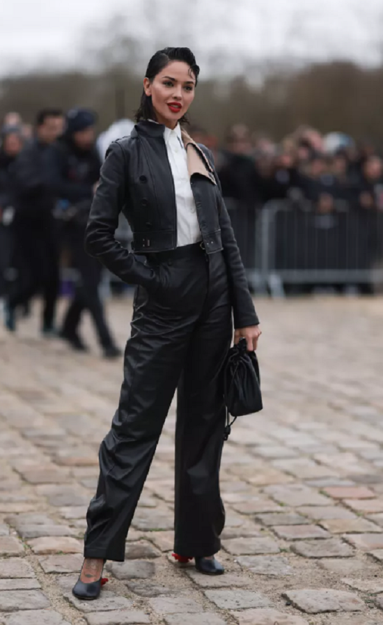 جاكت وبنطلون جلد