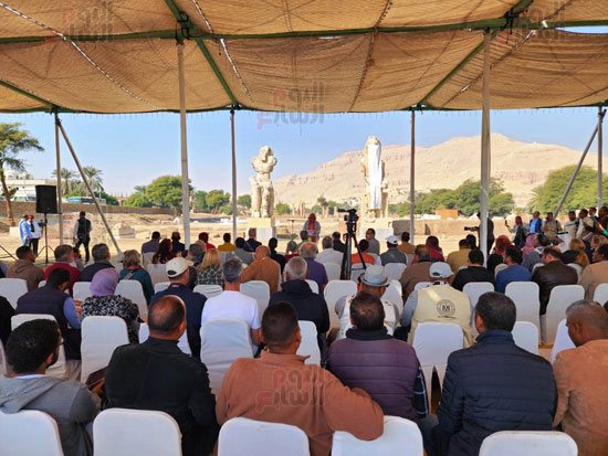 تنصيب-تماثيل-الملك-أمنحتب-الثالث-في-معبد-ملايين-السنين-بالبر-الغربى-(9)