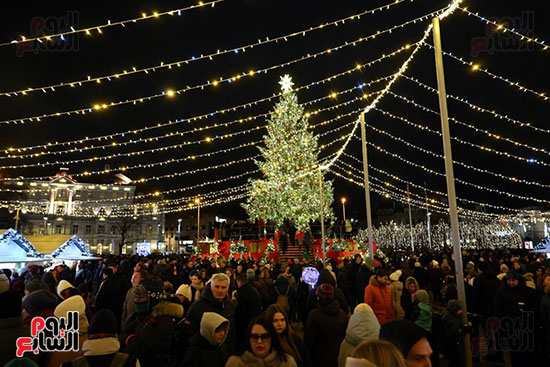زحام فى فيلنيوس خلال احتفالات عيد الميلاد زحام فى فيلنيوس خلال احتفالات عيد الميلاد