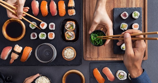 كيفية تناول السوشي كيفية تناول السوشي